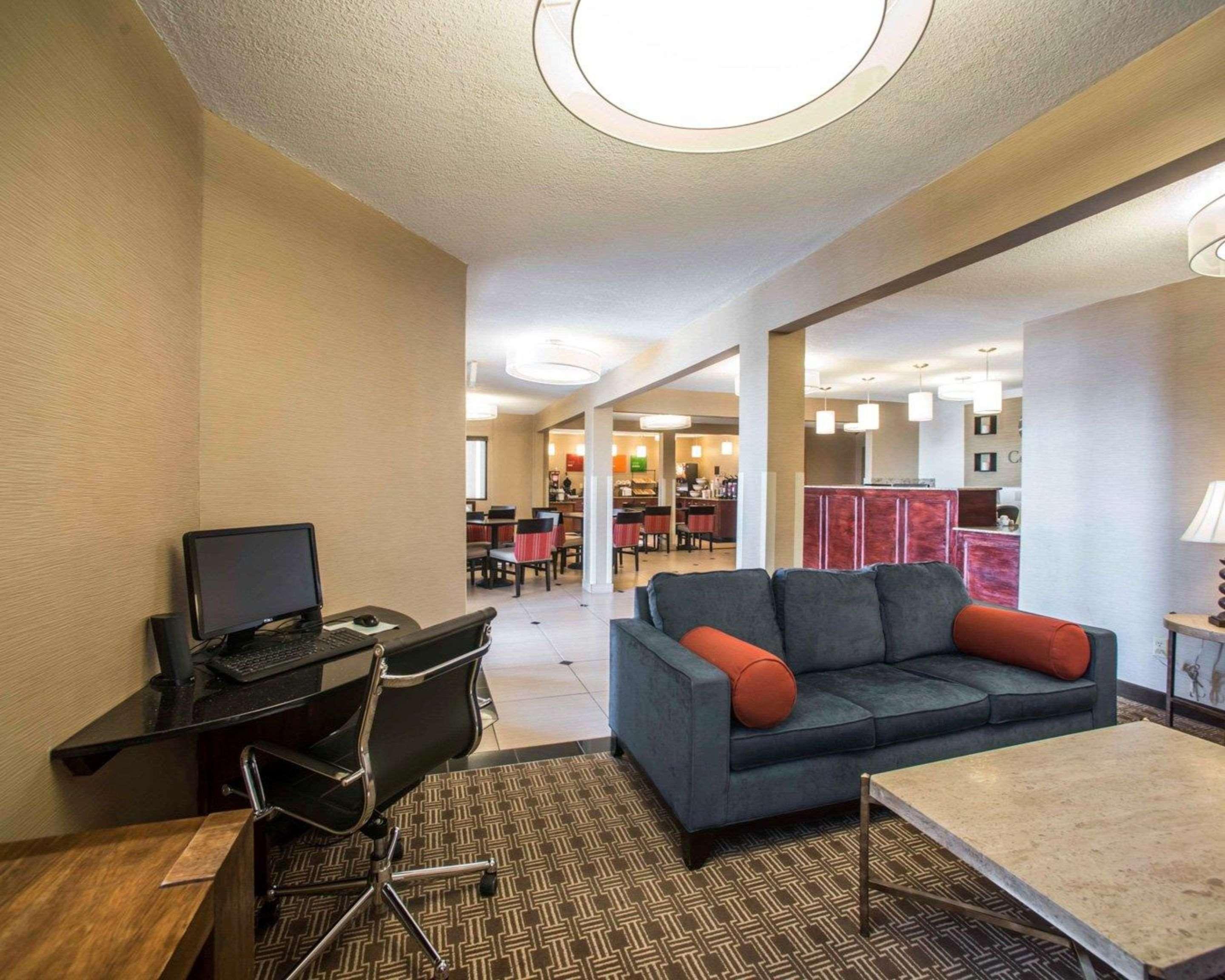 Quality Inn & Suites Boonville - Columbia Exterior foto